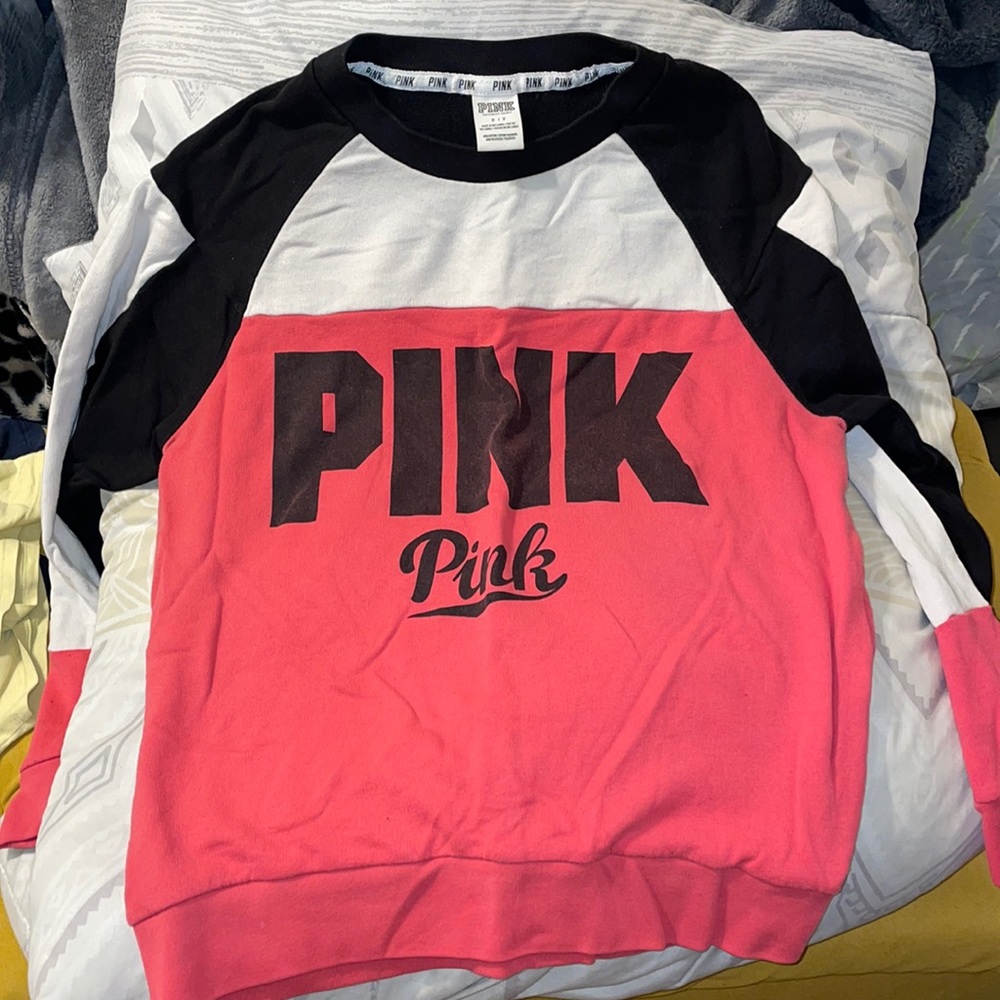 VS sweater